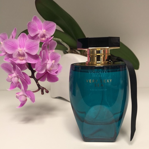 Victoria's Secret Very Sexy Sea Perfume 3.4 fl oz - Picture 5 of 5